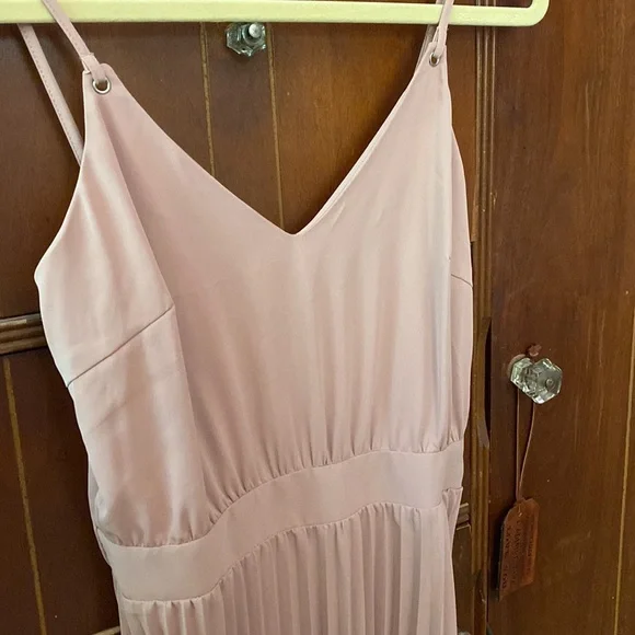 Mauve Pleated Dress NWT - Picture 2 of 3